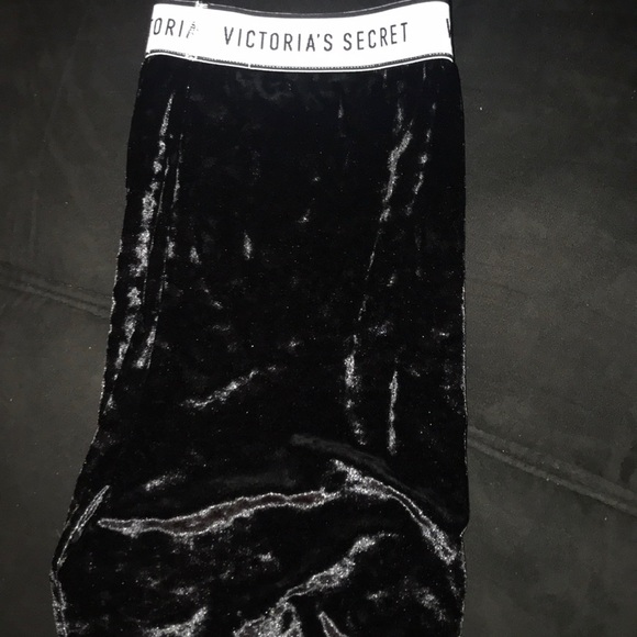 Victoria Secret velvet bike shorts - Picture 2 of 4